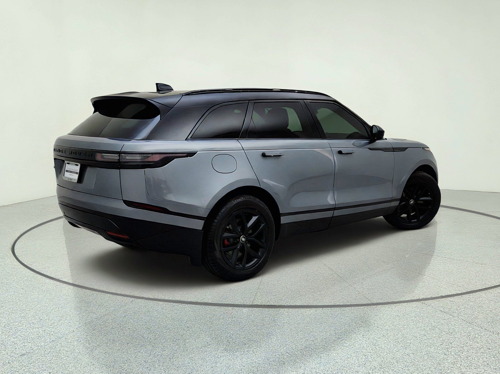 Used 2025 Land Rover Range Rover Velar Dynamic SE AWD/4WD image 11