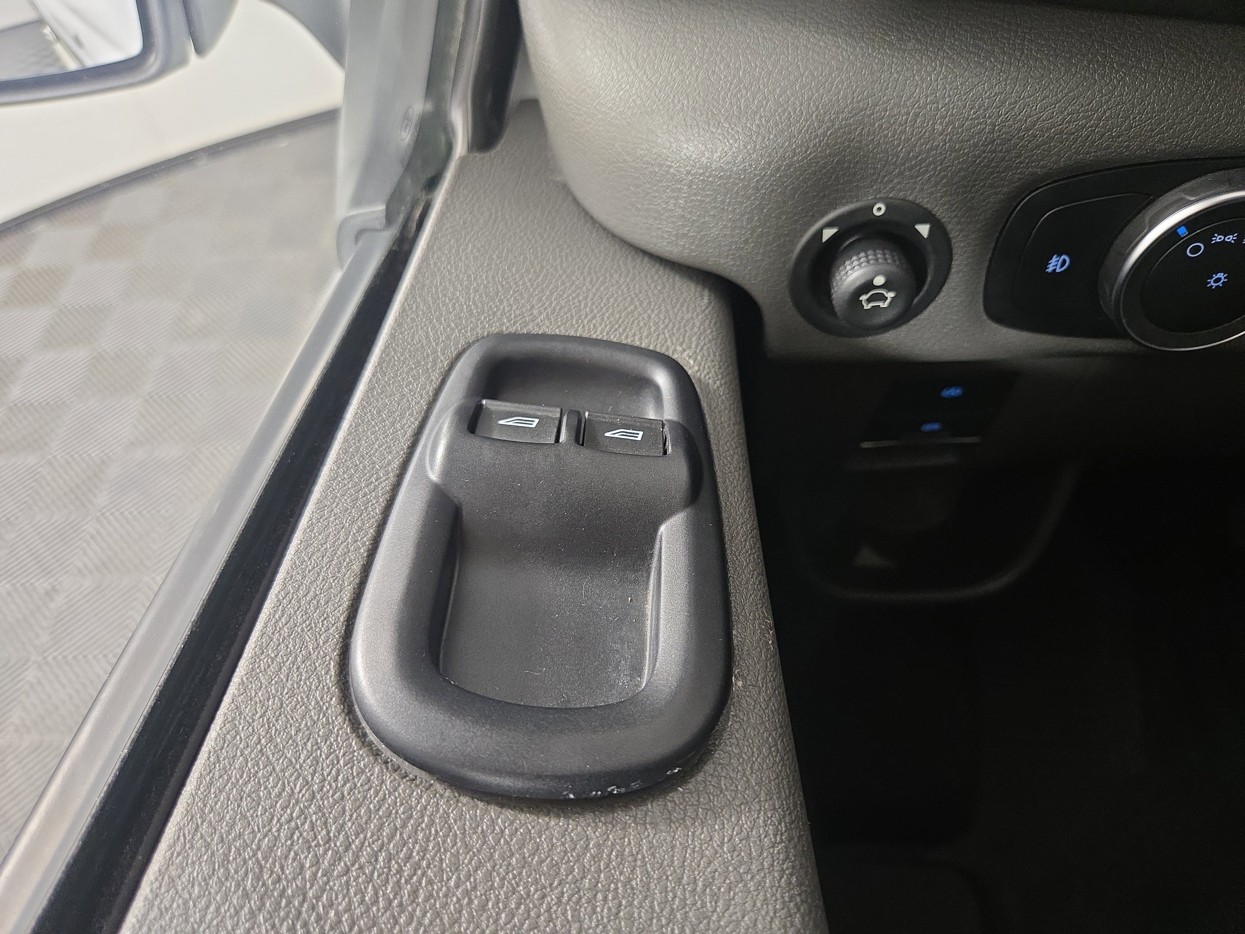 Used 2024 Ford Transit 250 Low Roof AWD w/ Exterior Upgrade Package image 27