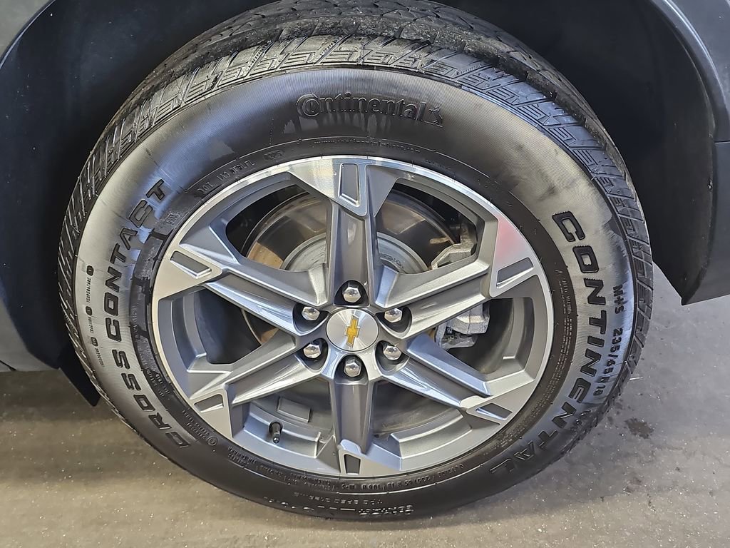 Used 2025 Chevrolet Blazer LT FWD image 33