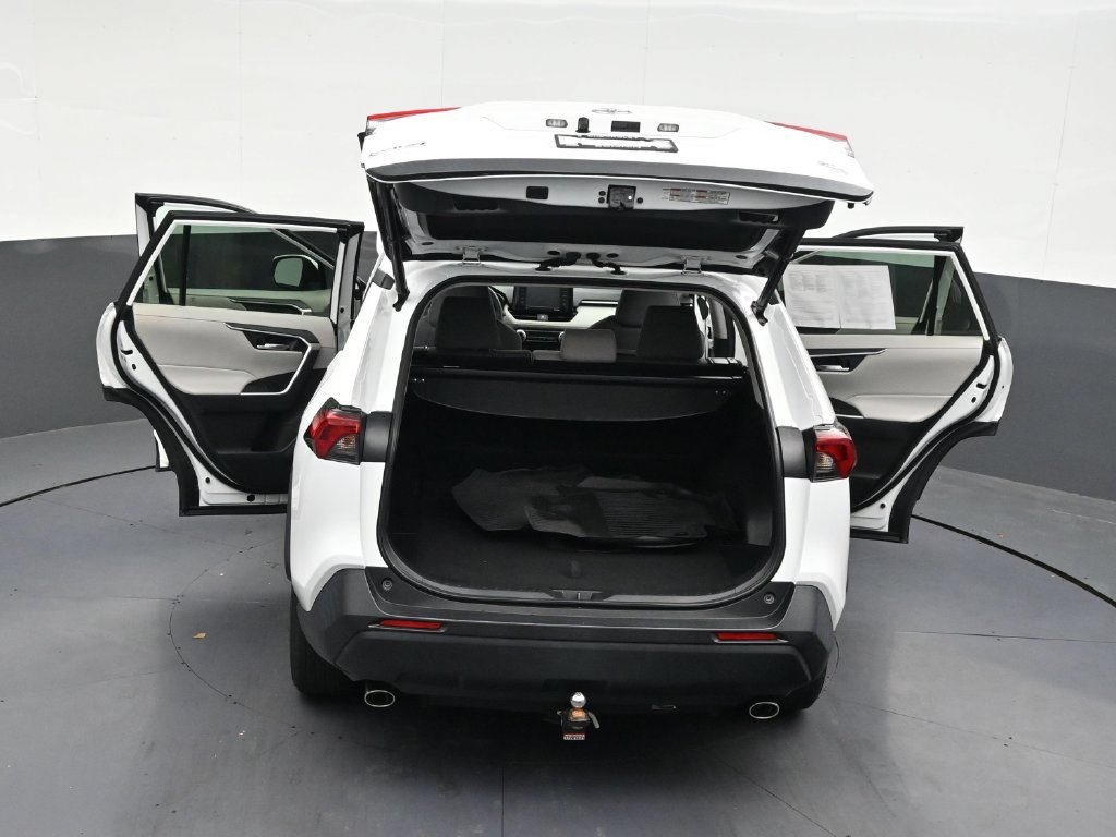 Used 2022 Toyota RAV4 XLE w/ Convenience Package FWD image 38
