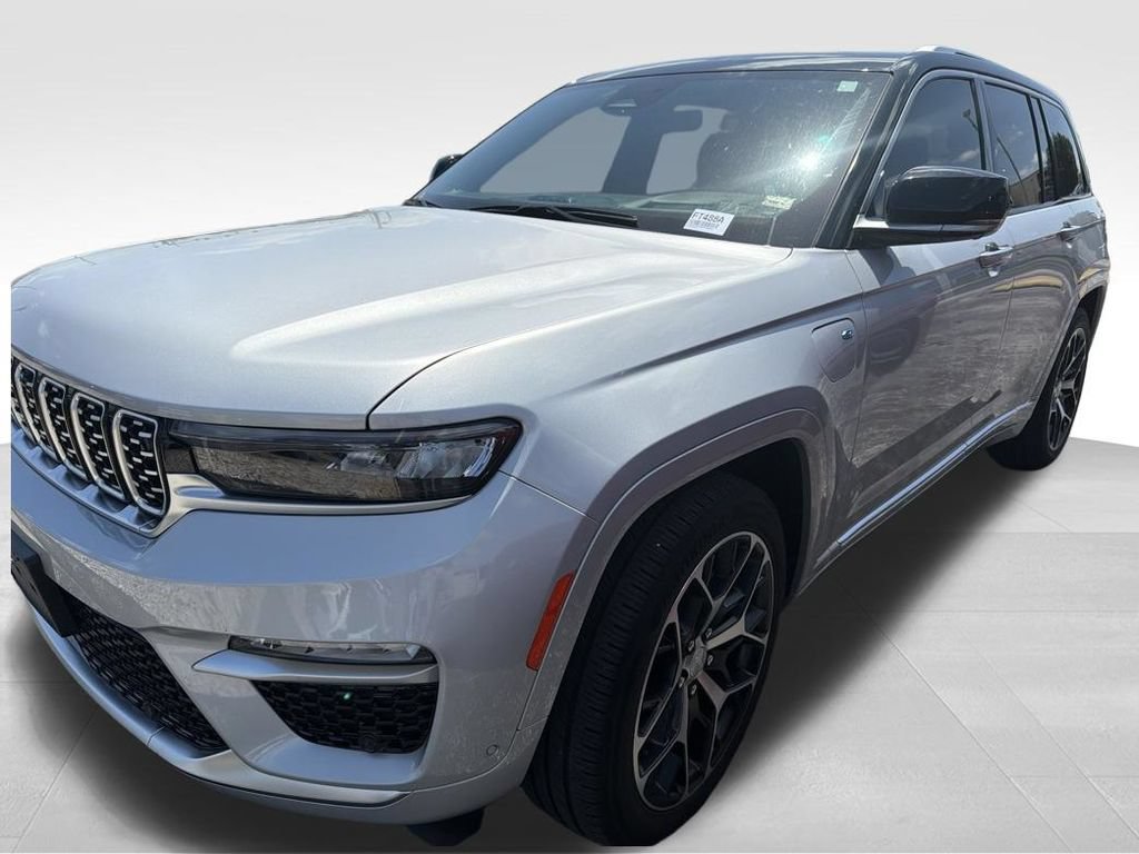 Used 2022 Jeep Grand Cherokee Summit AWD/4WD image 8