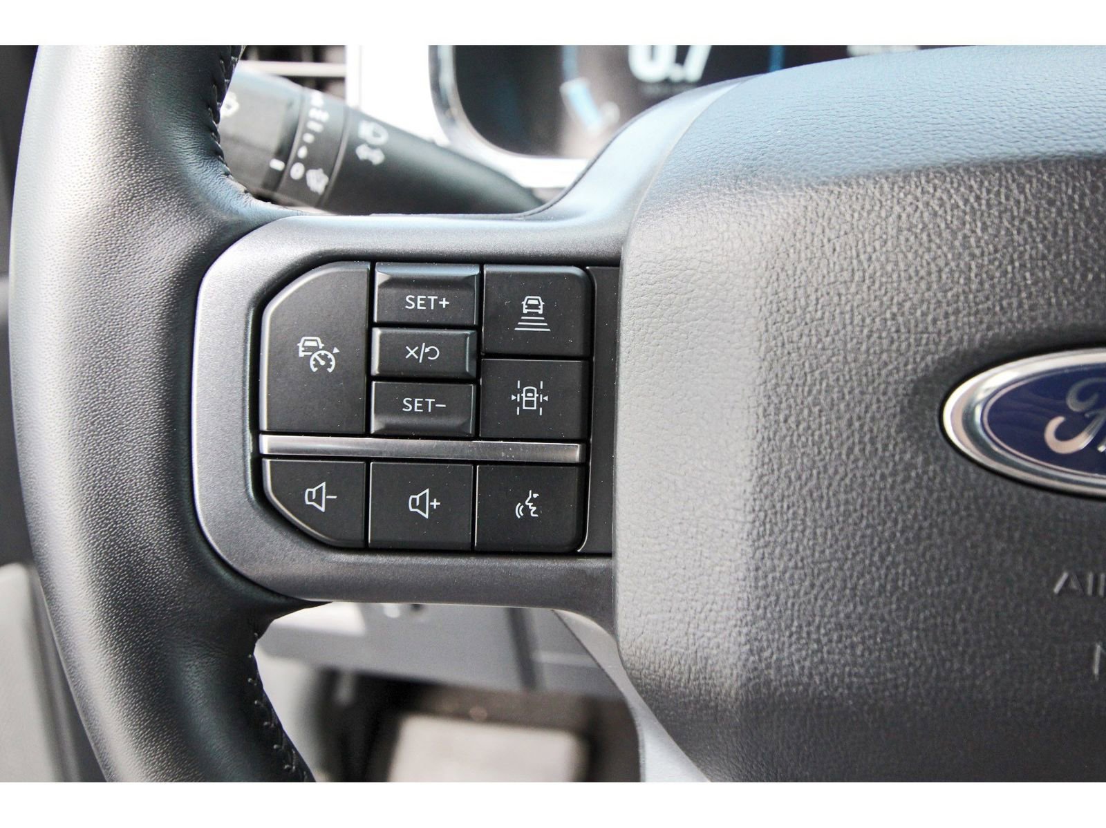 Used 2023 Ford F150 Lariat w/ Equipment Group 502A High image 18