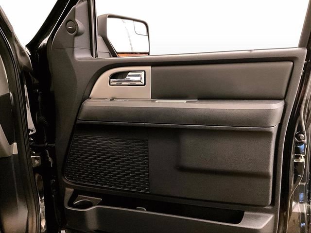 Used 2016 Ford Expedition XLT w/ Equipment Group 202A AWD/4WD image 24