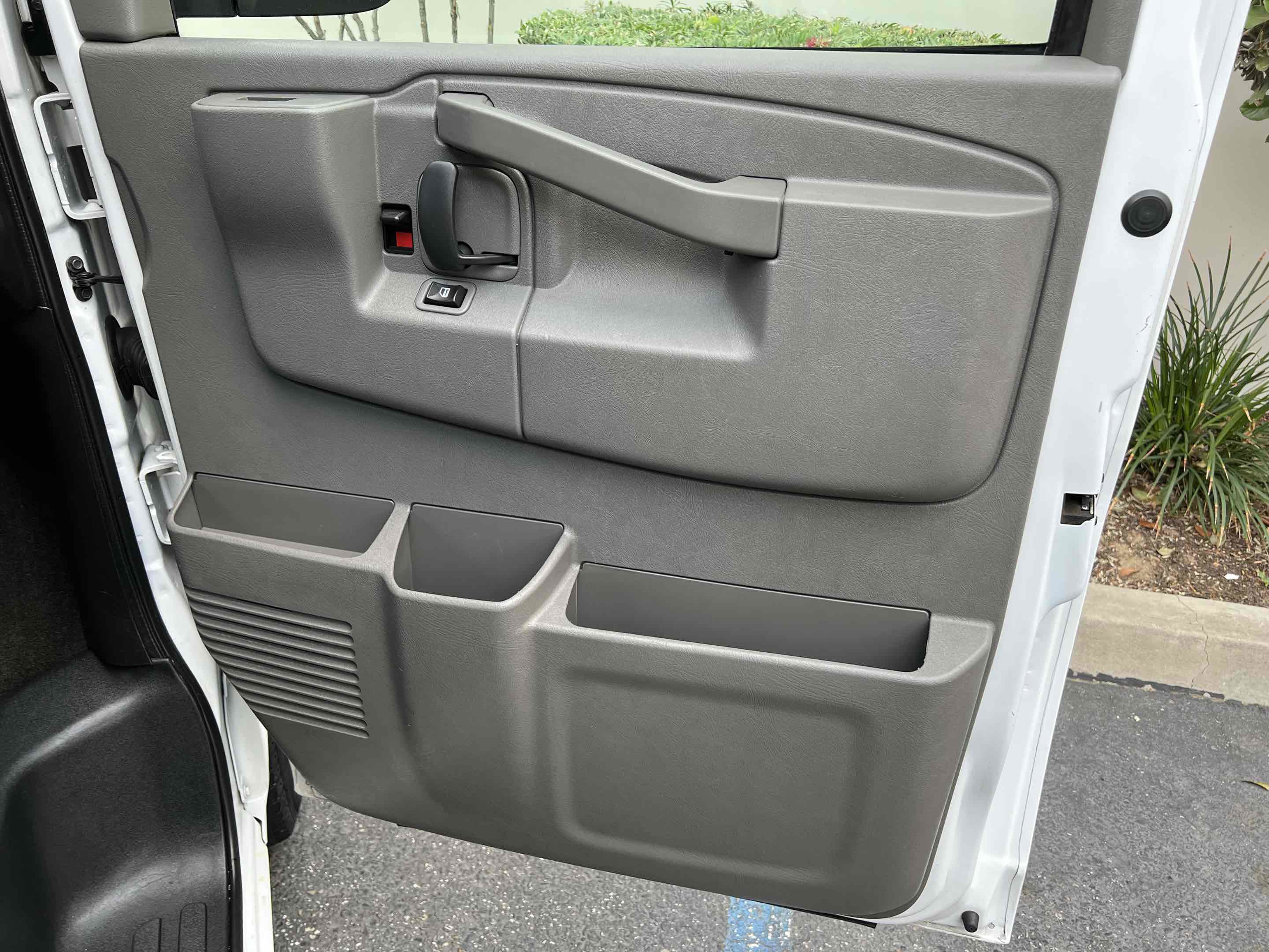 Used 2018 Chevrolet Express 3500 LT w/ LT Preferred Equipment Group RWD image 57