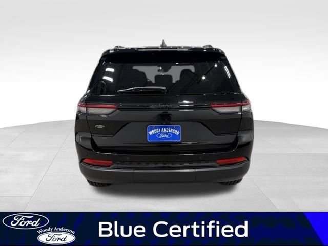 Used 2023 Jeep Grand Cherokee Altitude RWD image 6