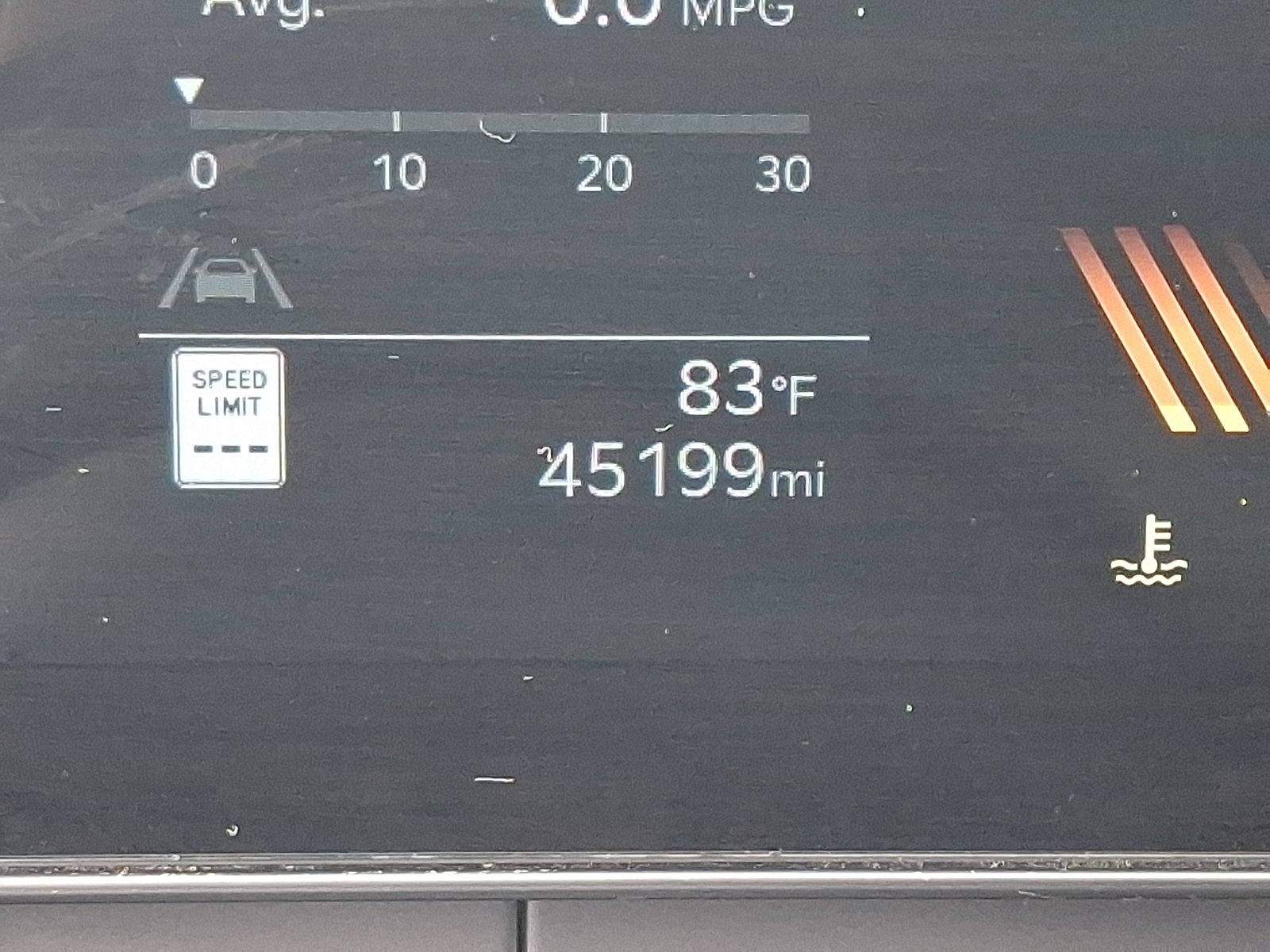 Used 2025 Kia Carnival FWD image 22