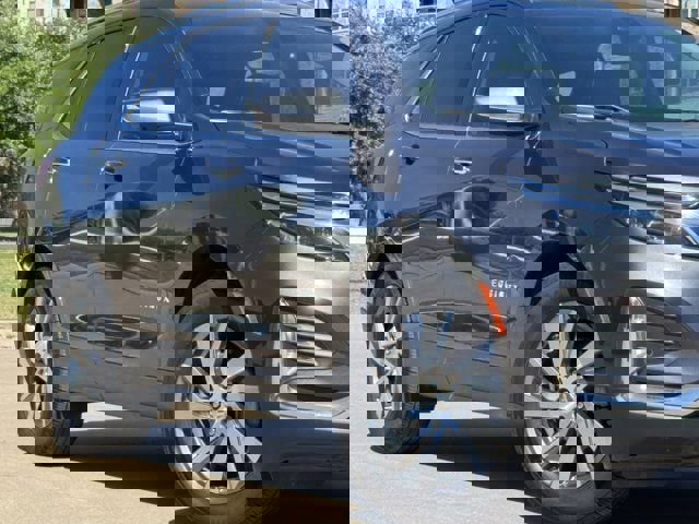 Used 2022 Chevrolet Equinox Premier FWD image 3