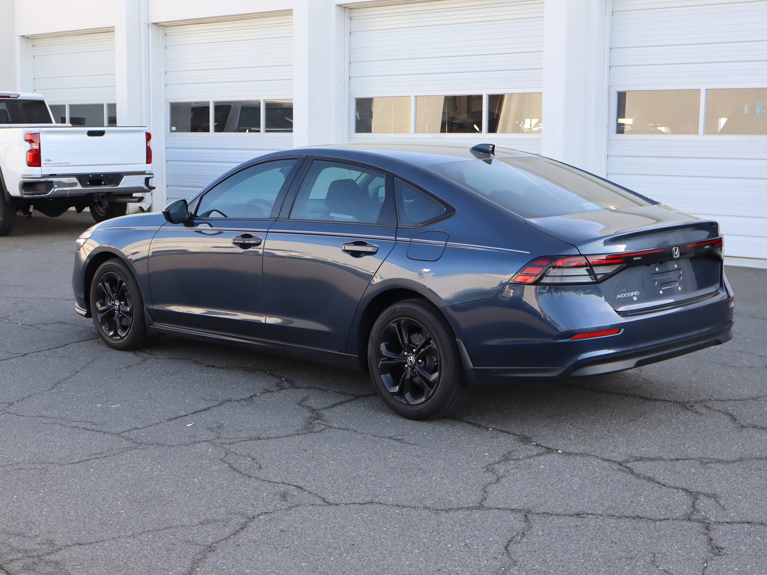 Used 2025 Honda Accord SE image 8