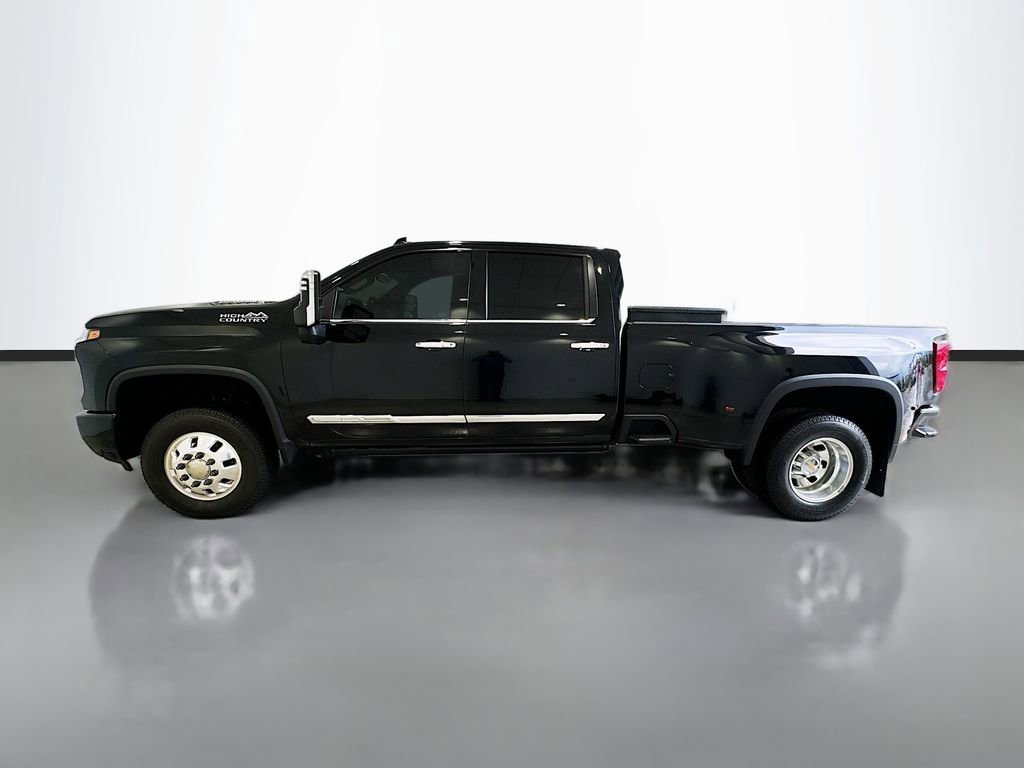 Used 2024 Chevrolet Silverado 3500 High Country w/ High Country Premium Package image 4