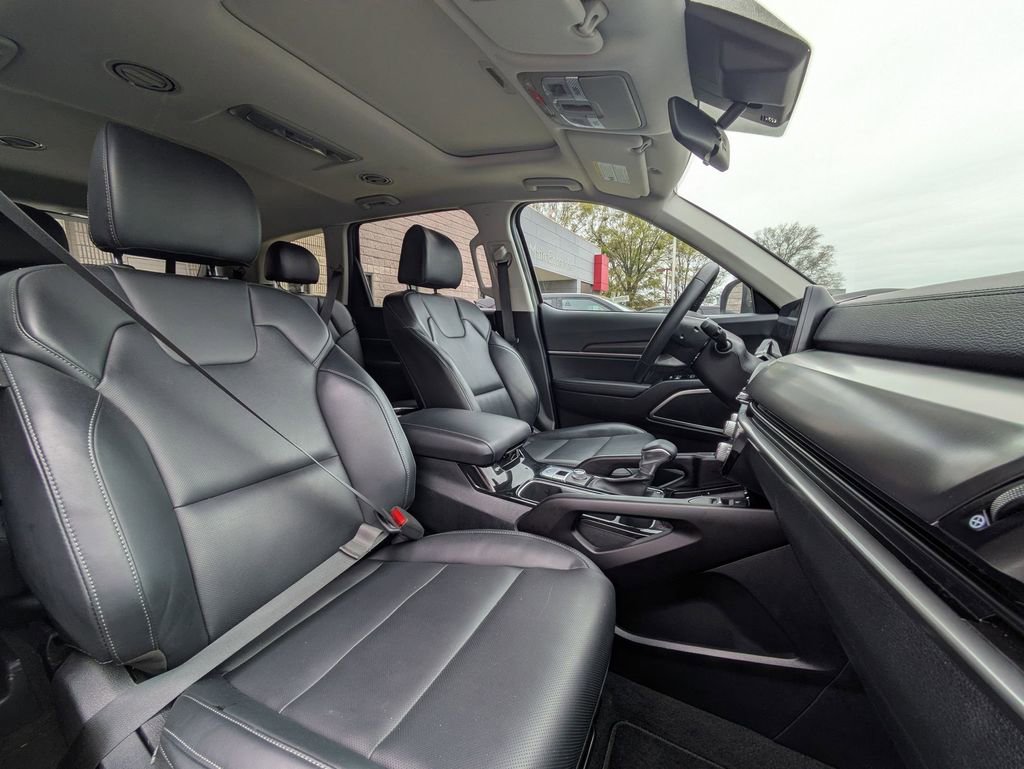 Used 2025 Kia Telluride S image 31