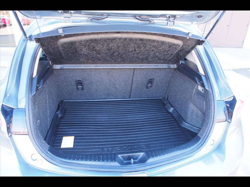 Used 2012 MAZDA MAZDA3 i Touring image 15
