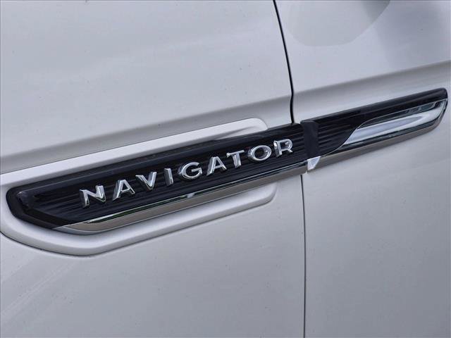 Used 2024 Lincoln Navigator L Black Label AWD/4WD image 6
