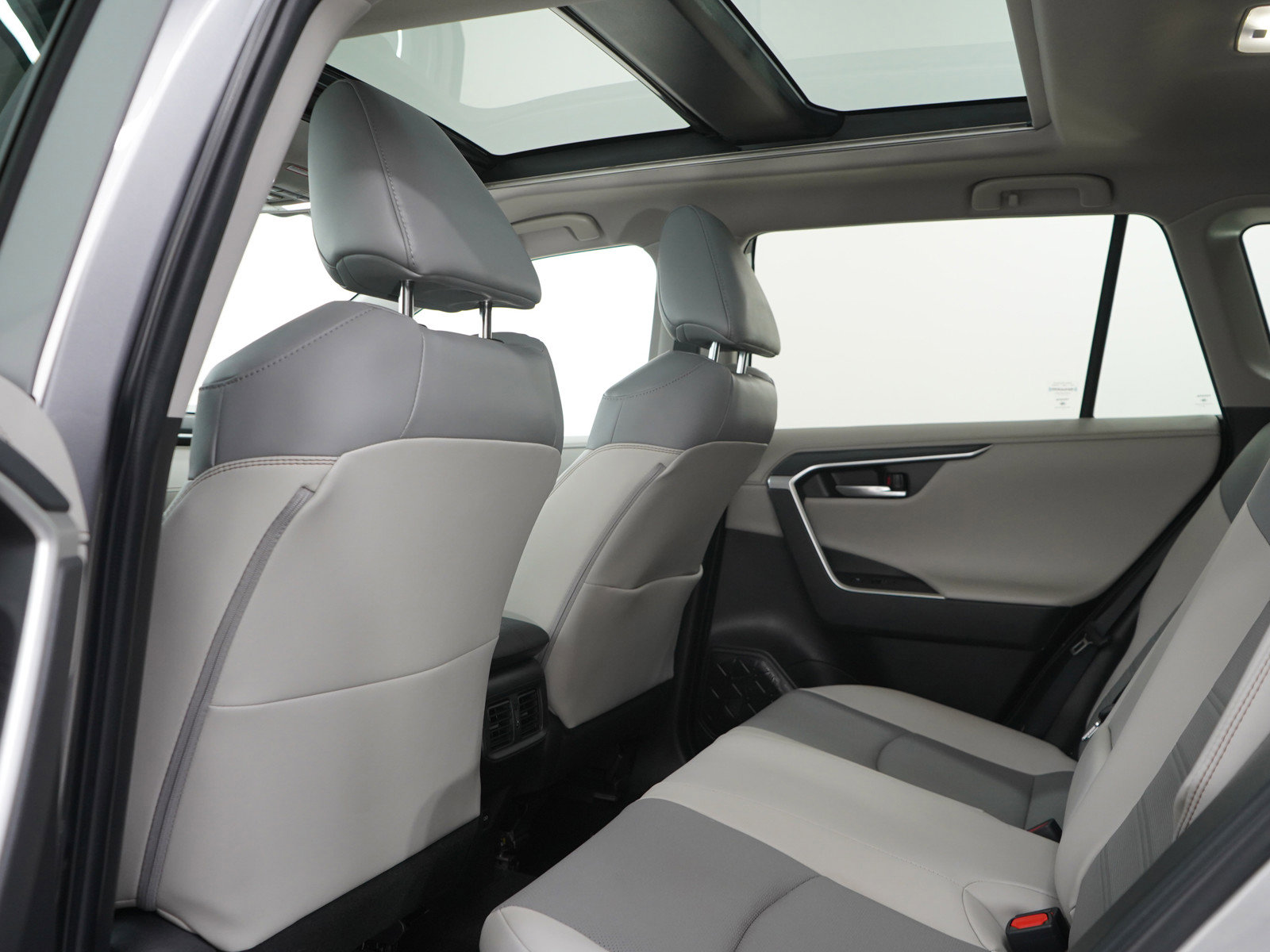 Used 2023 Toyota RAV4 Limited AWD/4WD image 19