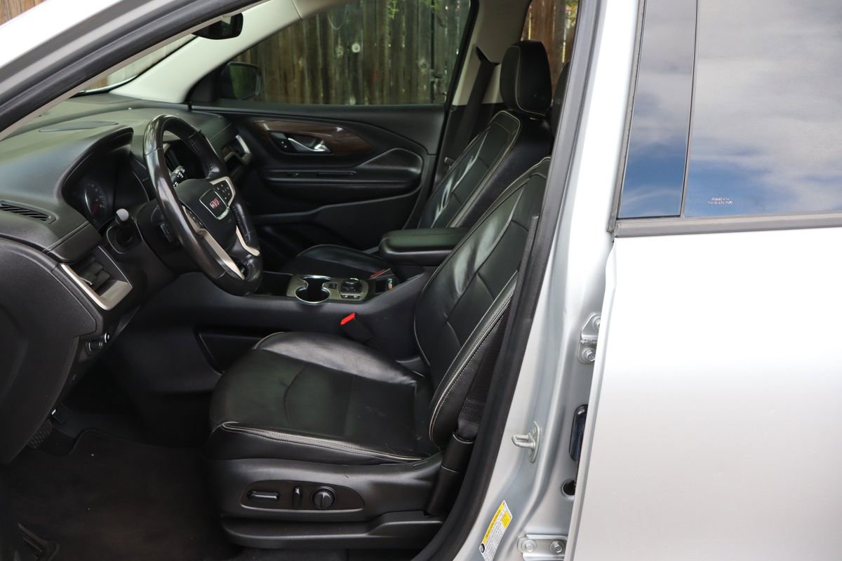 Used 2020 GMC Terrain Denali w/ Denali Premium Package AWD/4WD image 19