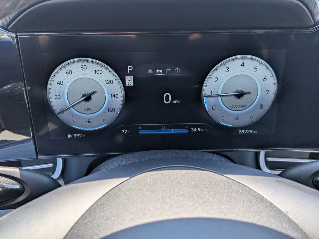 Used 2025 Hyundai Elantra Limited image 16