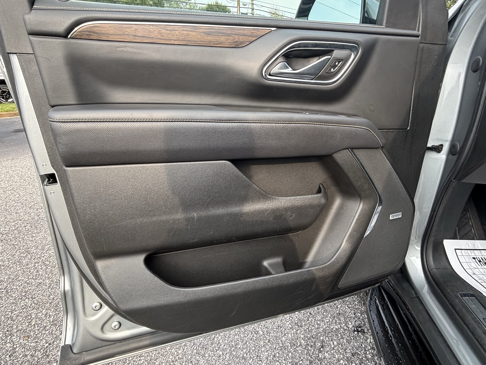 Used 2023 Chevrolet Suburban Premier AWD/4WD image 22