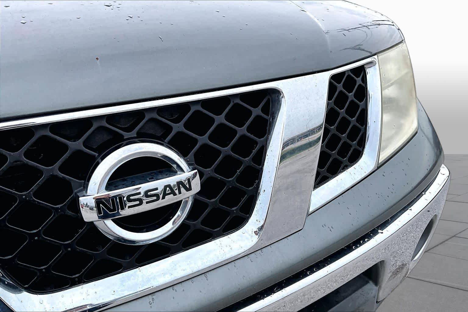 Used 2005 Nissan Frontier LE AWD/4WD image 28
