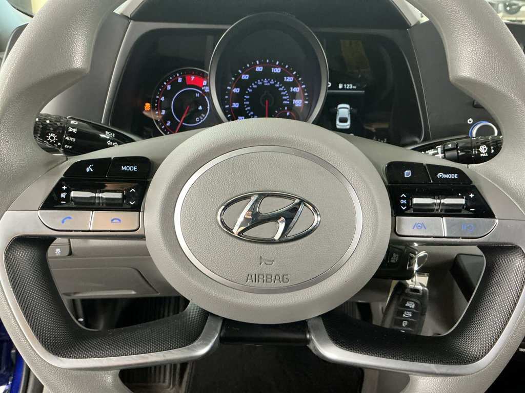 Certified 2023 Hyundai Elantra SE FWD image 15