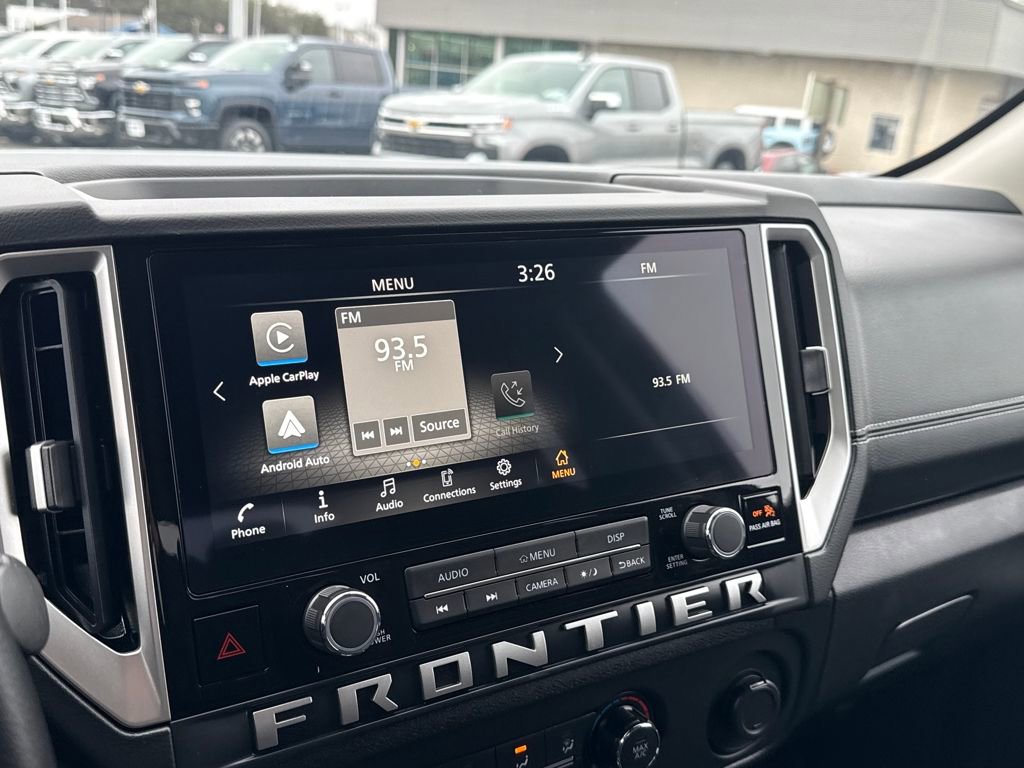 Used 2025 Nissan Frontier SV image 8