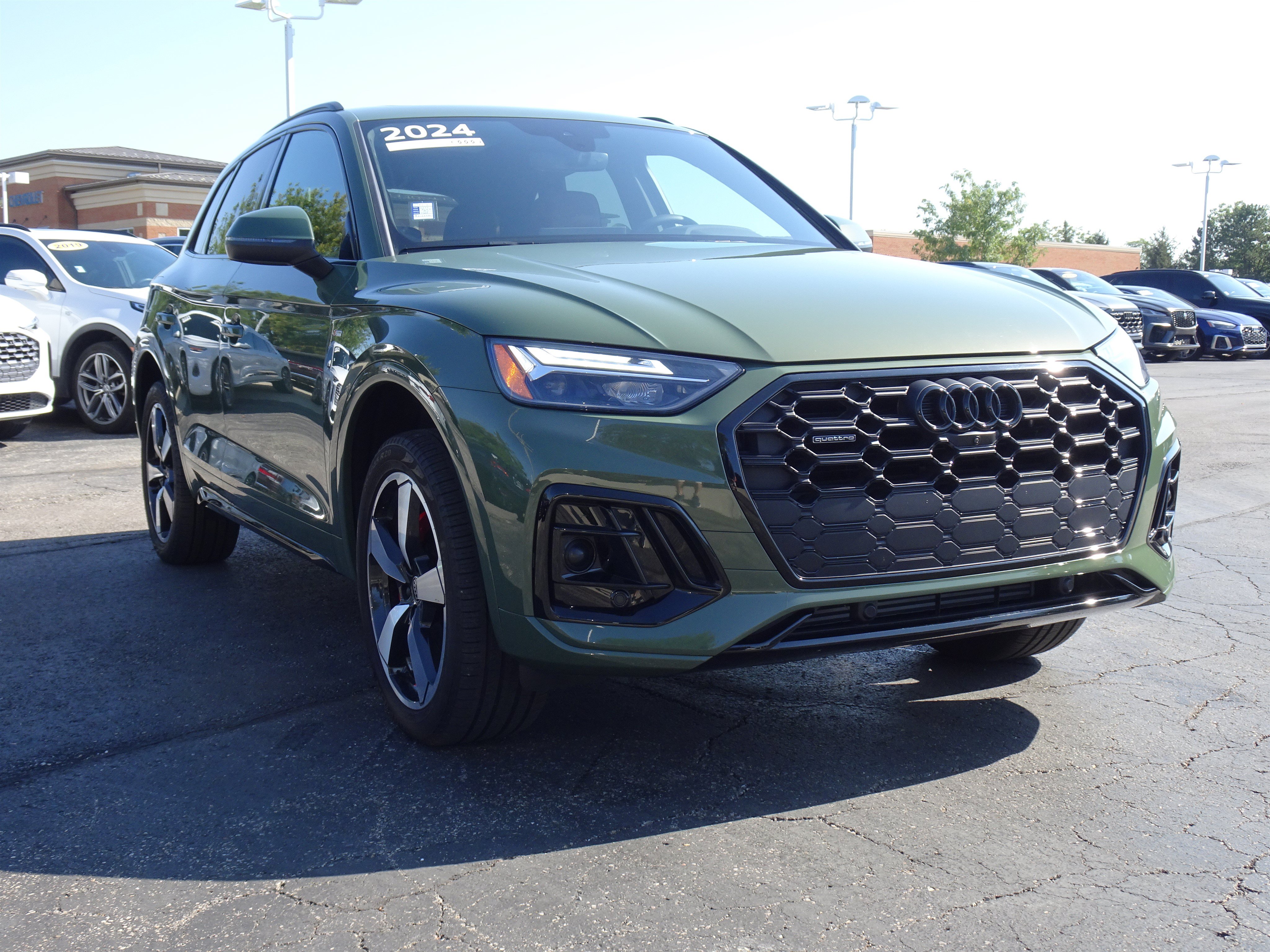 Certified 2024 Audi Q5 2.0T Premium Plus w/ Premium Plus Package AWD/4WD image 6