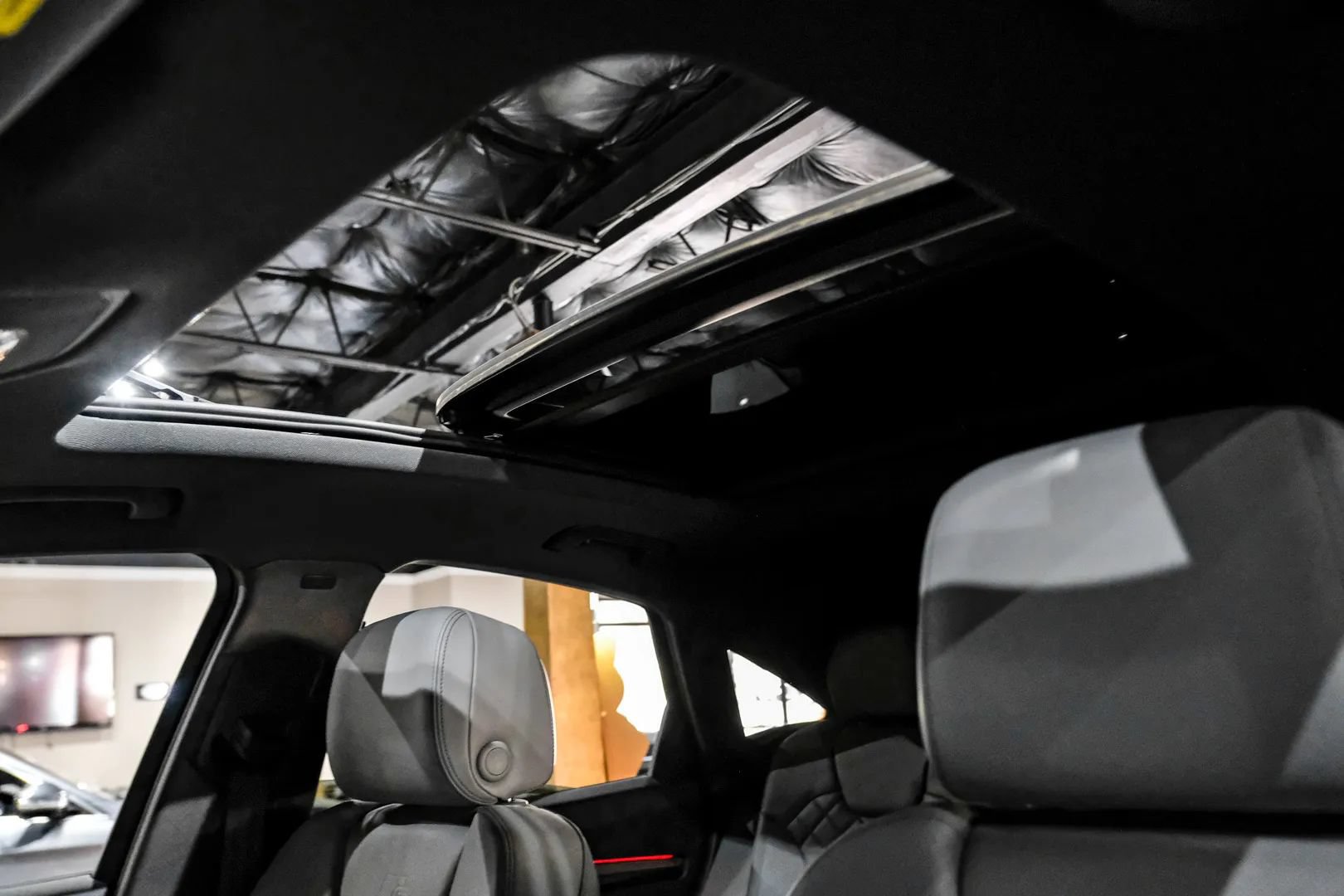 Used 2021 Audi SQ5 Prestige w/ Prestige Package AWD/4WD image 6