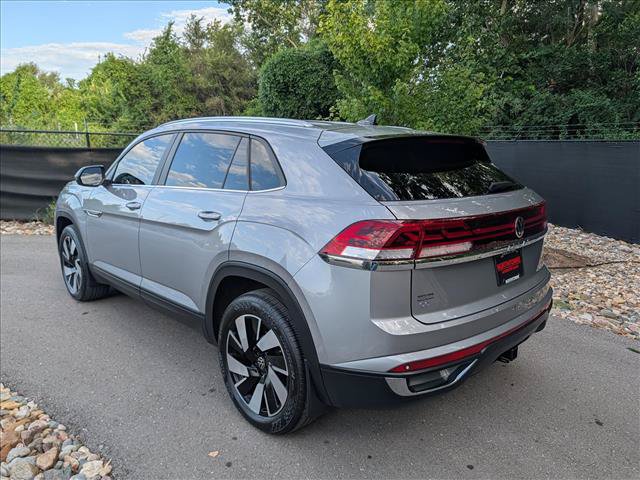 Certified 2024 Volkswagen Atlas Cross Sport SE AWD/4WD image 3