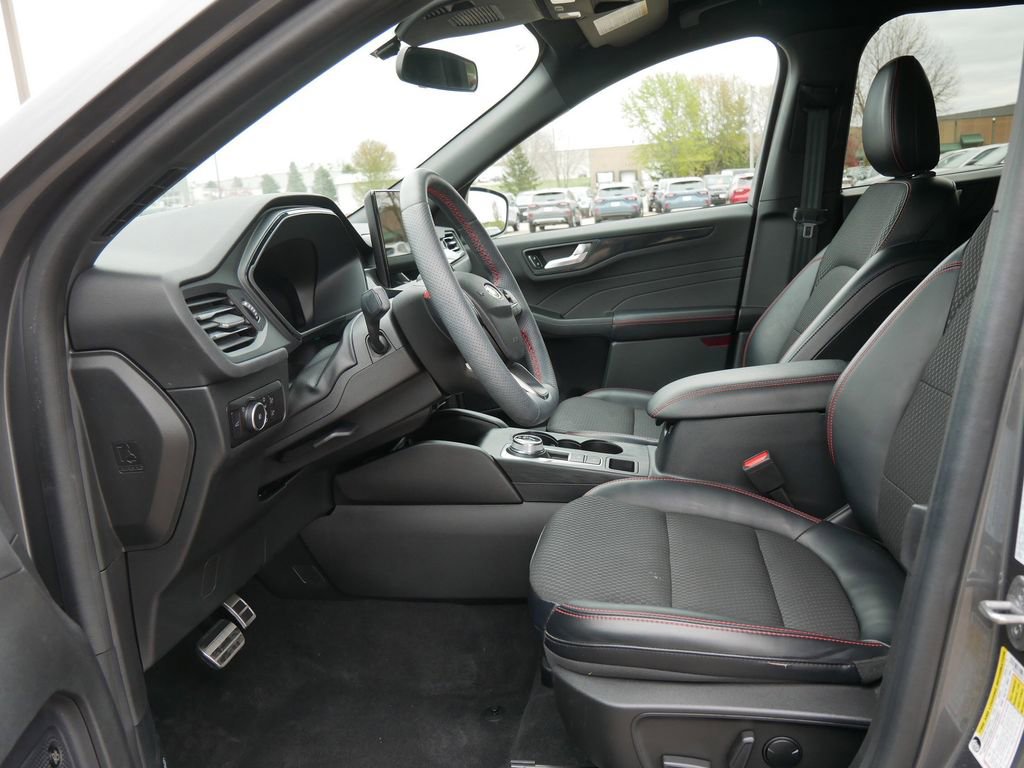 Certified 2023 Ford Escape ST-Line Select w/ Tech Pack #2 AWD/4WD image 10