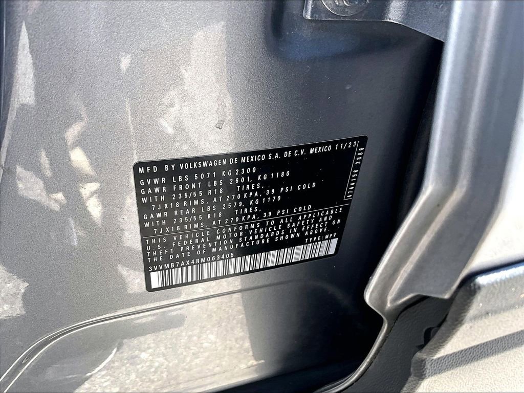 Used 2024 Volkswagen Tiguan SE AWD/4WD image 36