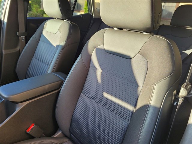 Used 2025 Chevrolet Trax LT w/ LPO, Blackout Package image 12