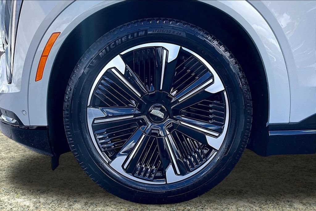 Certified 2025 Cadillac Escalade IQ Sport 2 AWD/4WD image 33