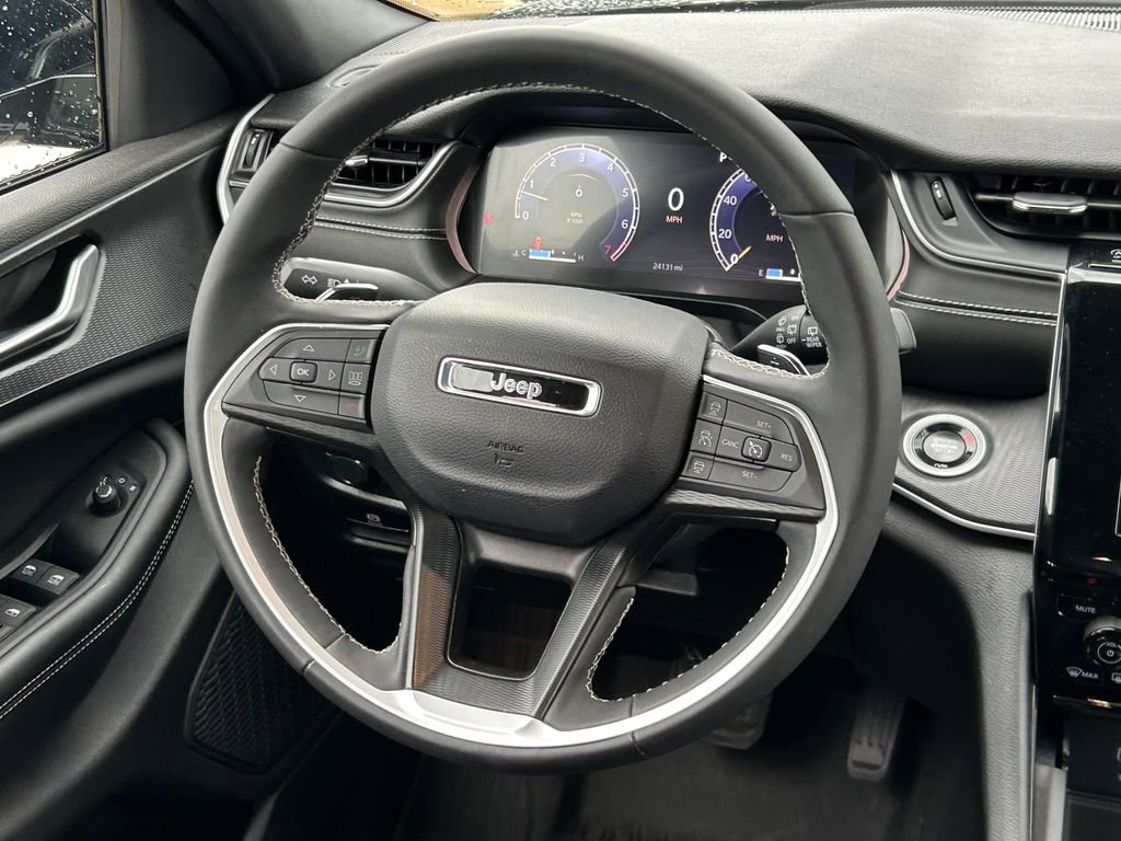 Used 2024 Jeep Grand Cherokee L Altitude AWD/4WD image 42