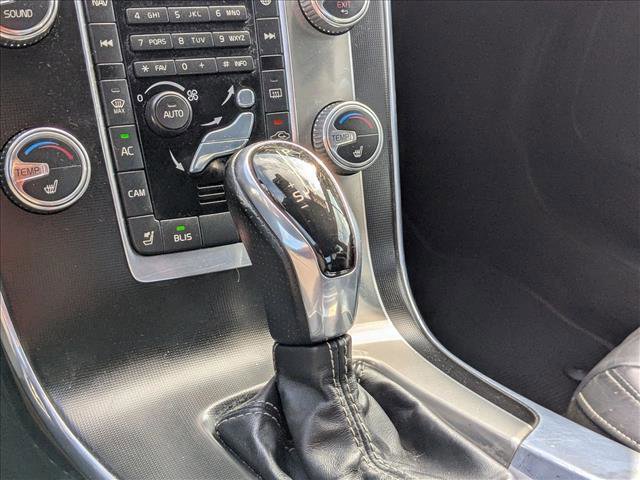 Used 2015 Volvo S60 T6 R-Design image 10