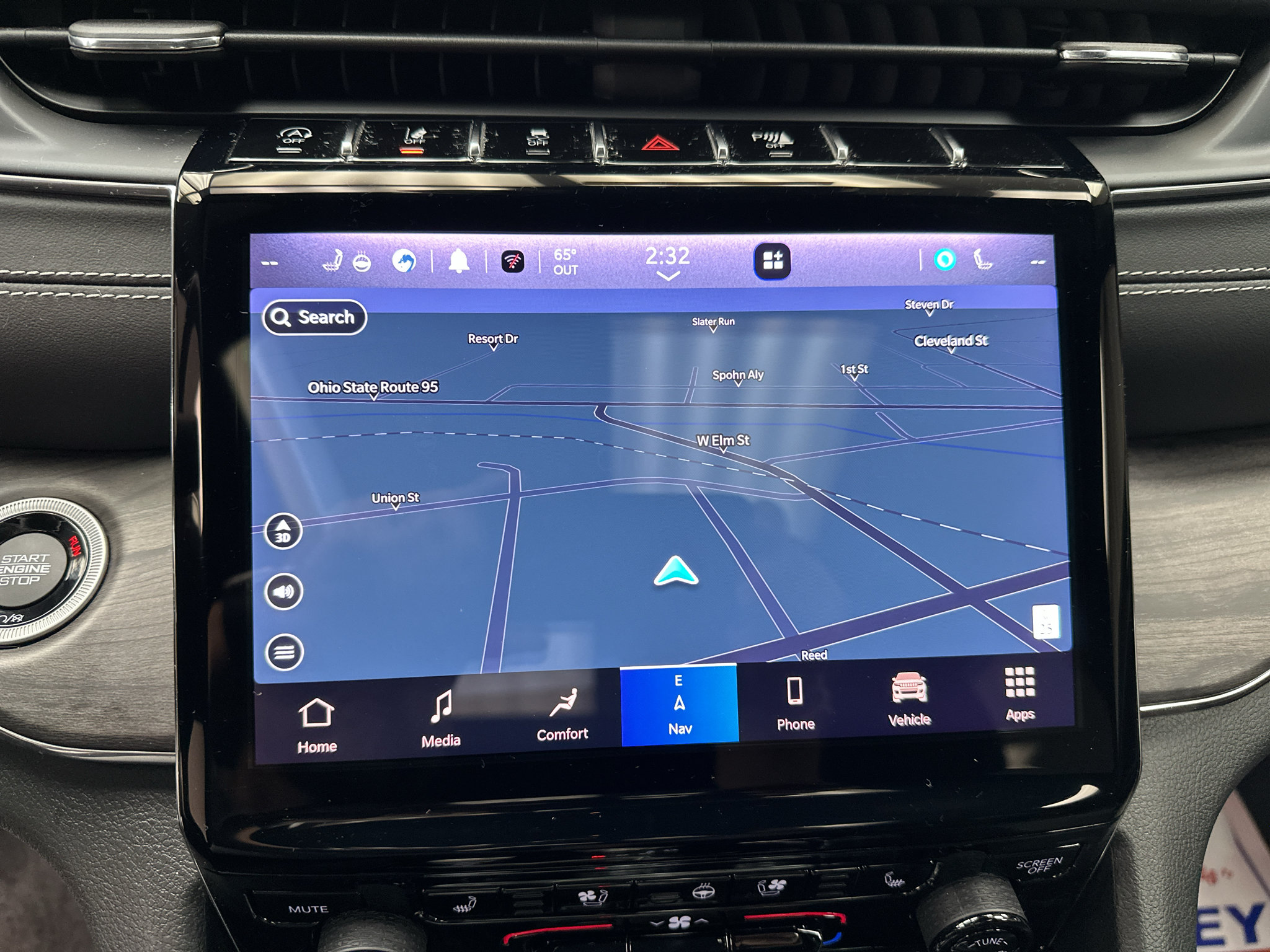 Used 2023 Jeep Grand Cherokee Overland w/ Luxury Tech Group IV AWD/4WD image 9