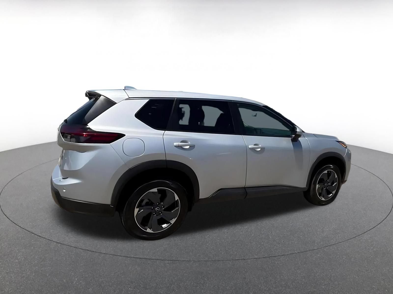 Used 2025 Nissan Rogue SV FWD image 14