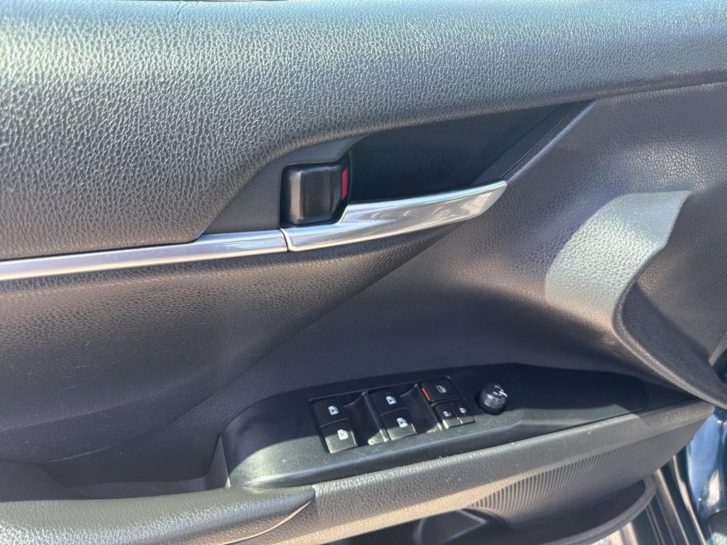Used 2020 Toyota Camry SE image 24