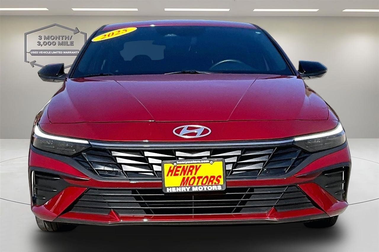 Used 2025 Hyundai Elantra Sport FWD image 2