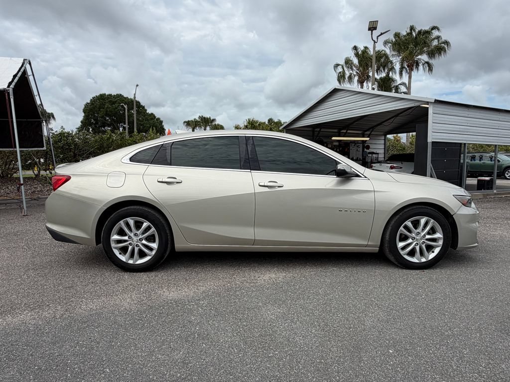 Used 2016 Chevrolet Malibu LT w/ Leather Package FWD image 4