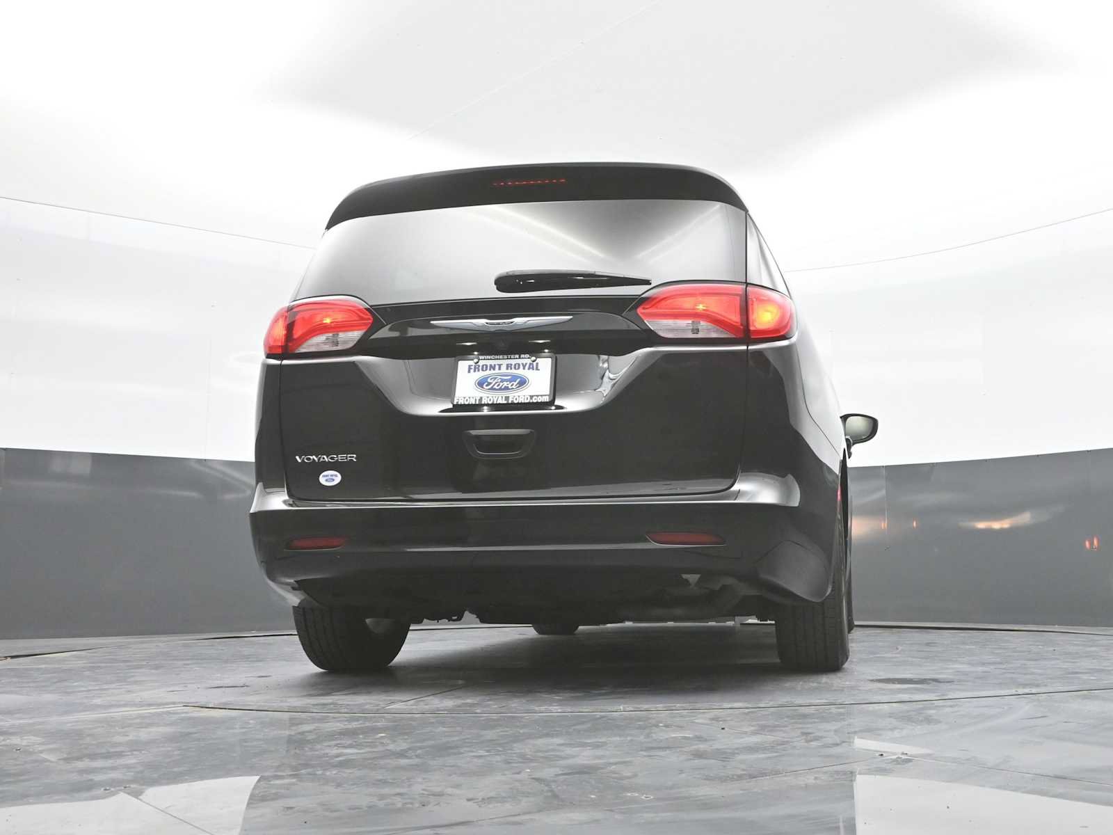 Used 2024 Chrysler Voyager LX FWD image 40