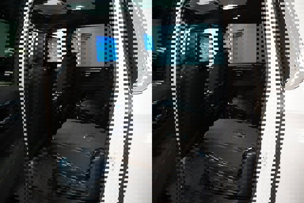 New 2025 Chevrolet Suburban Premier image 44