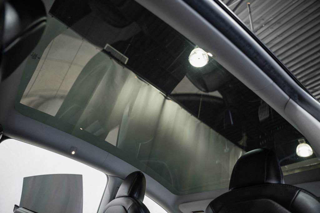 Used 2020 Tesla Model Y Performance image 36