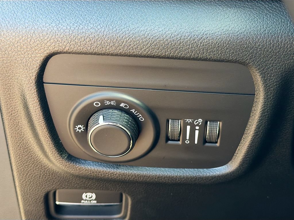 New 2026 Jeep Grand Cherokee Laredo X AWD/4WD image 34