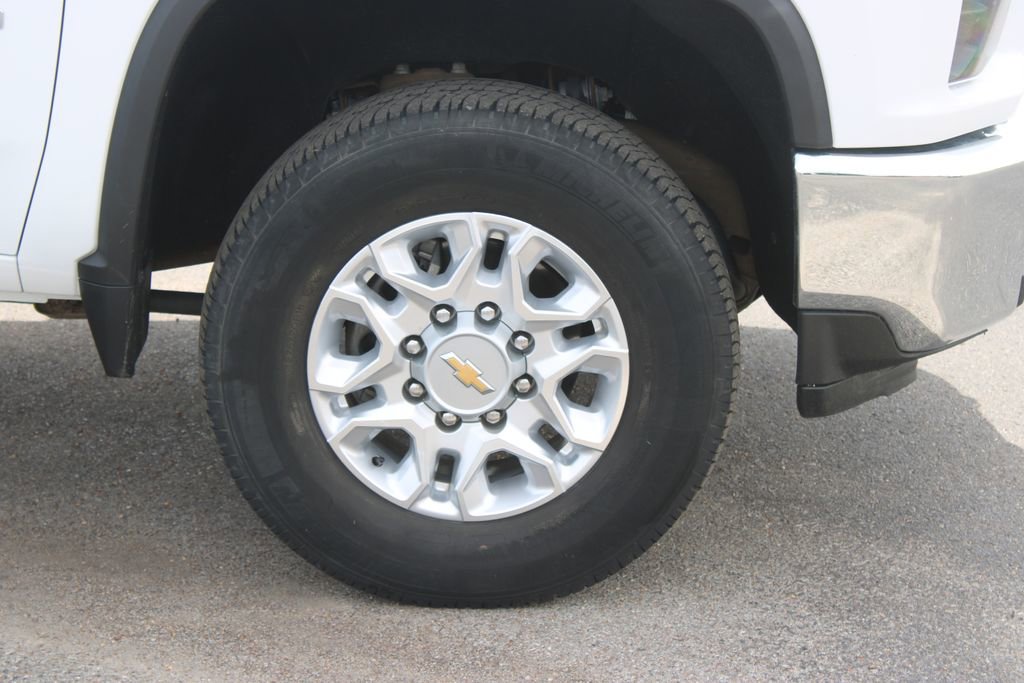 Used 2023 Chevrolet Silverado 2500 LT AWD/4WD image 13