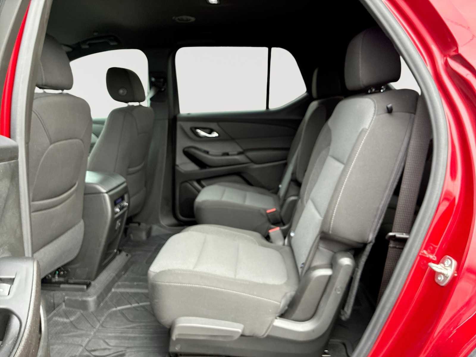Certified 2023 Chevrolet Traverse LT w/ LPO, Floor Liner Package image 24