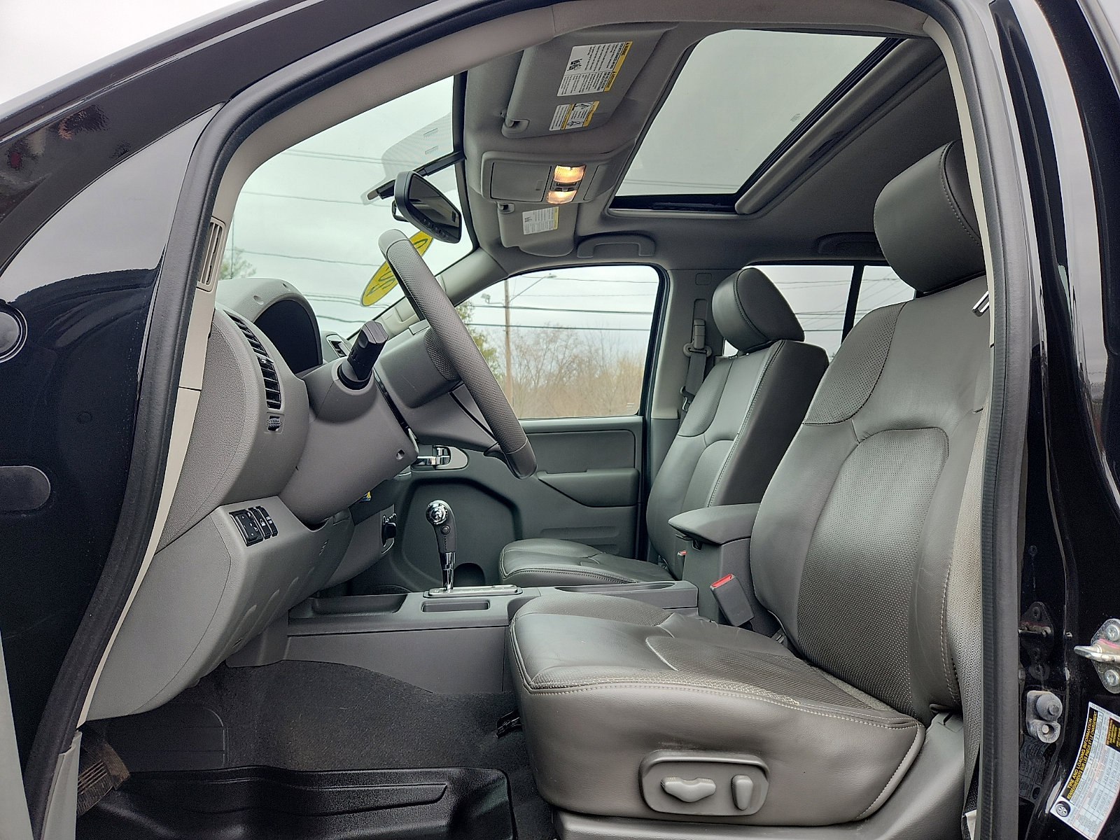 Used 2019 Nissan Frontier SL image 13