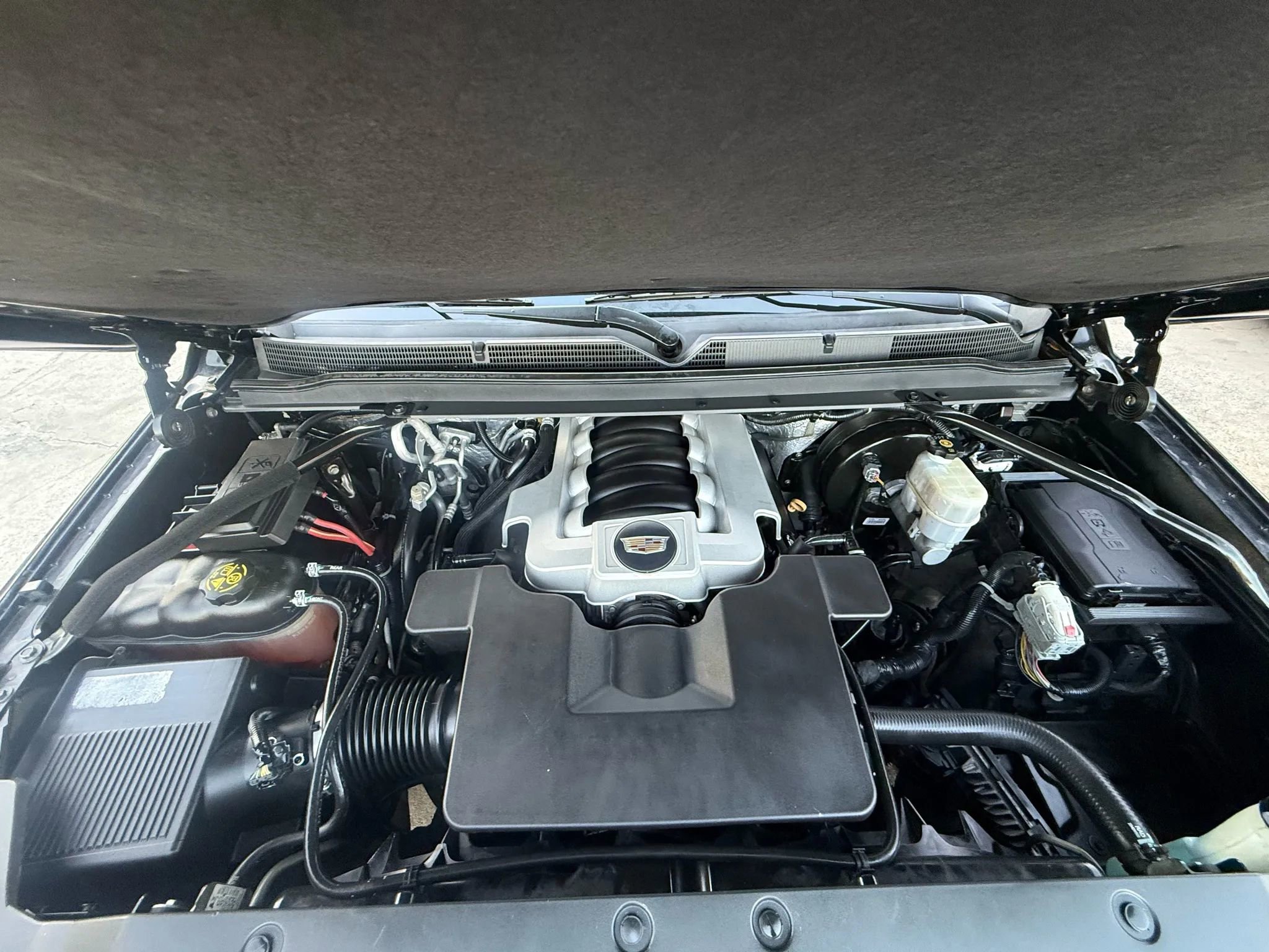 Used 2018 Cadillac Escalade Luxury image 31