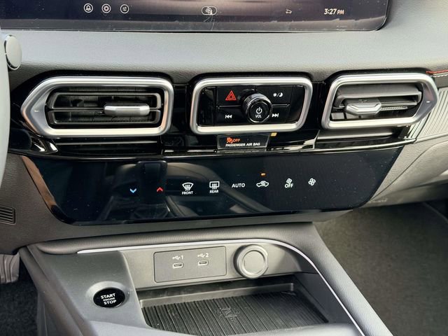 New 2026 Nissan Sentra SR w/ Floor Mat Package FWD image 21
