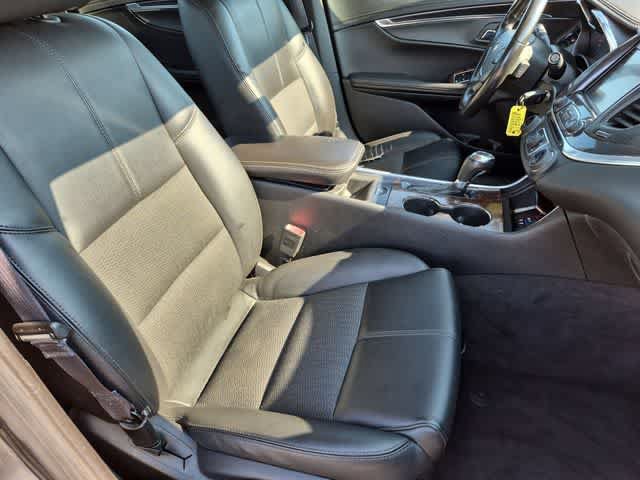 Used 2015 Chevrolet Impala LT w/ Convenience Package FWD image 21