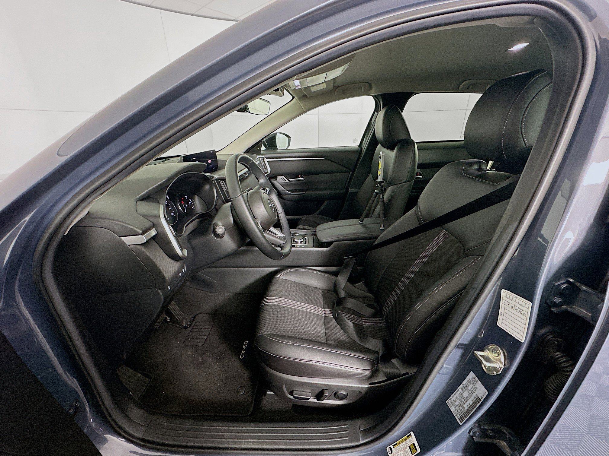 Used 2025 MAZDA CX-50 2.5 Hybrid w/ Preferred Pkg image 13