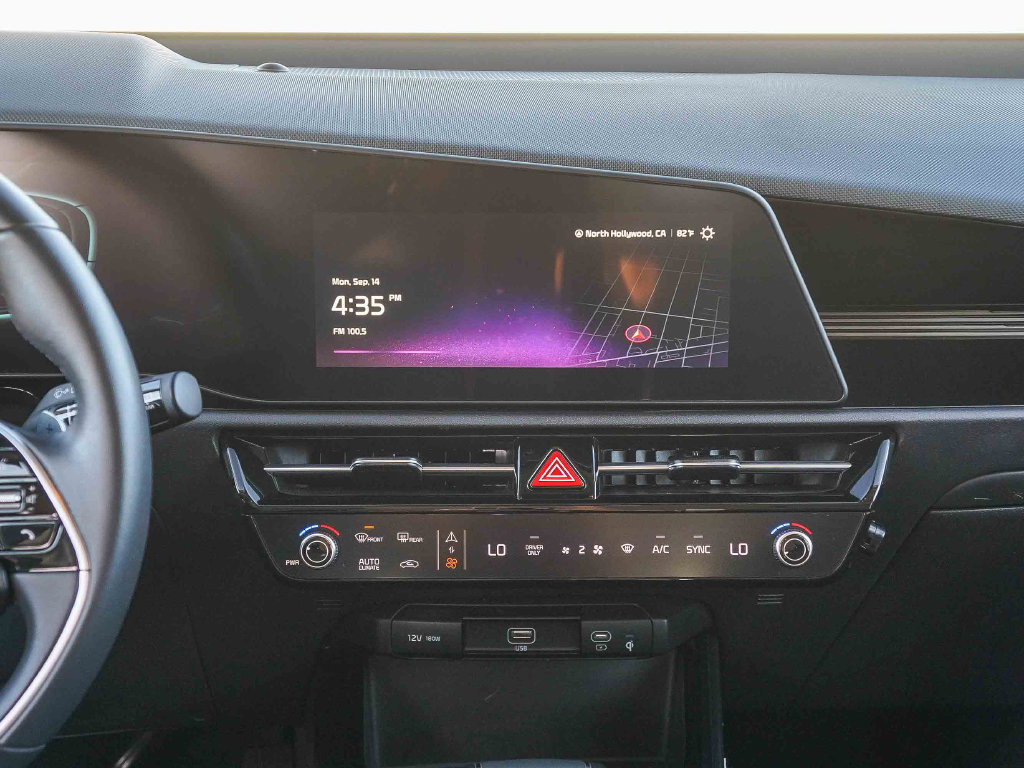 Used 2025 Kia Niro EX FWD image 13
