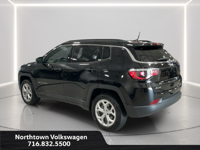 Used 2024 Jeep Compass Latitude AWD/4WD image 3